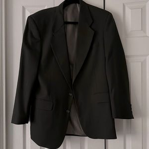 Men’s black suit jacket